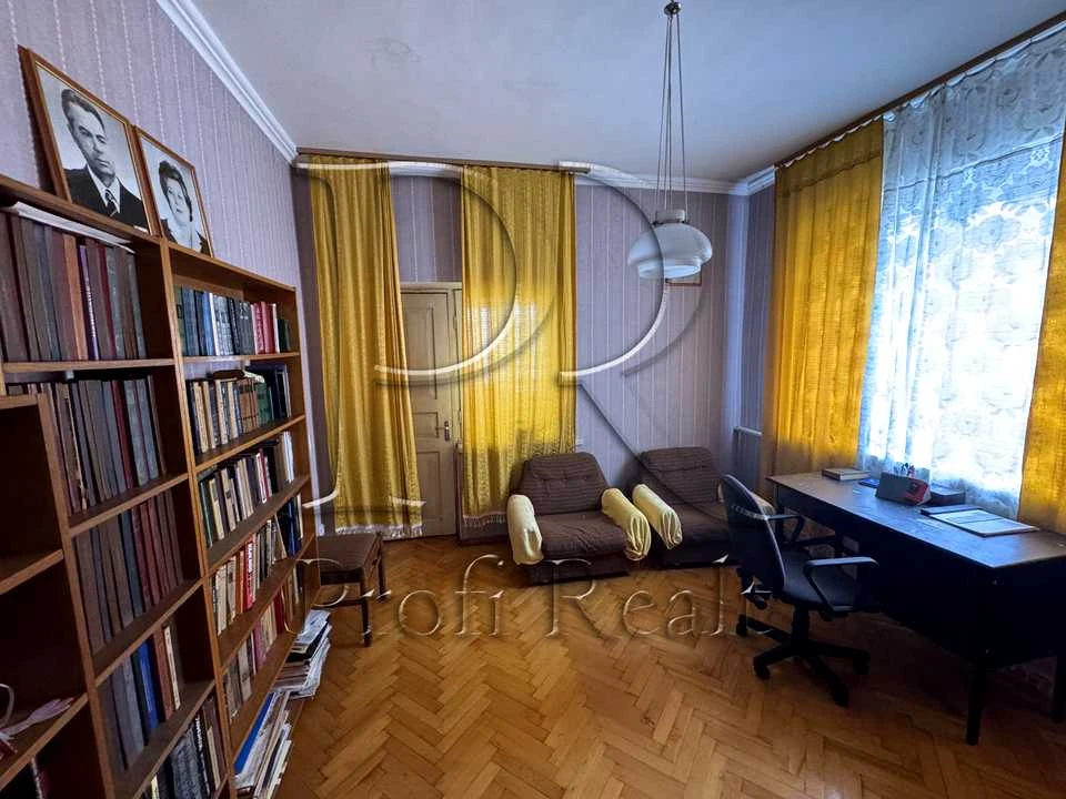 Будинок. Бровари, Молодіжна вулиця