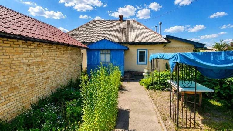 Продаж затишного будинку.