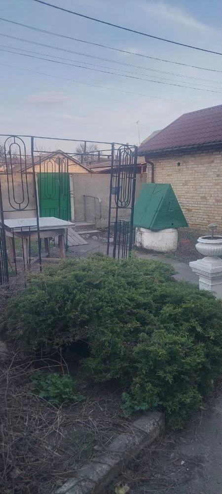 Продаж затишного будинку.