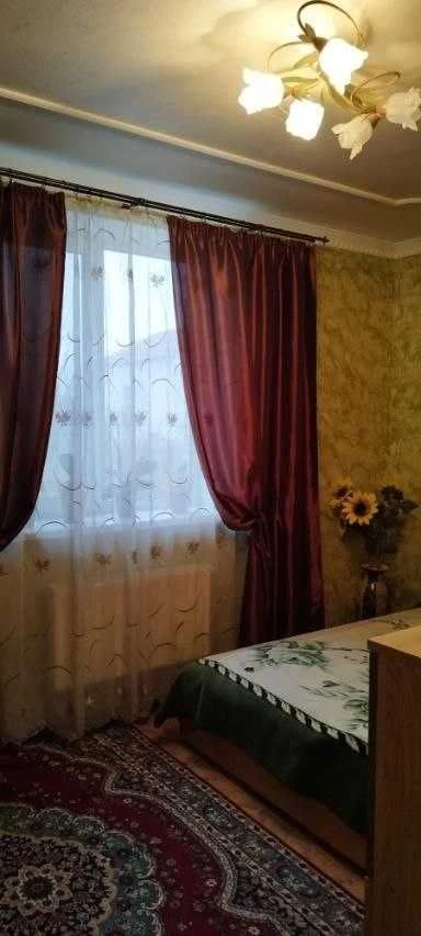 Продаю будинок (дуплекс)