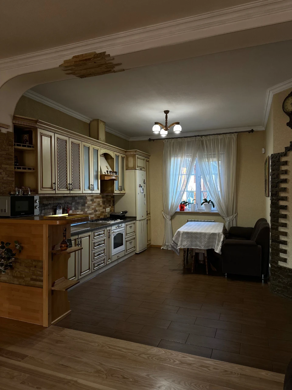Продам одноповерховий будинок, 10соток+гостьовий будинок , г