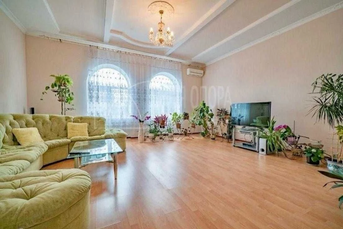 продажу будинку в Броварах