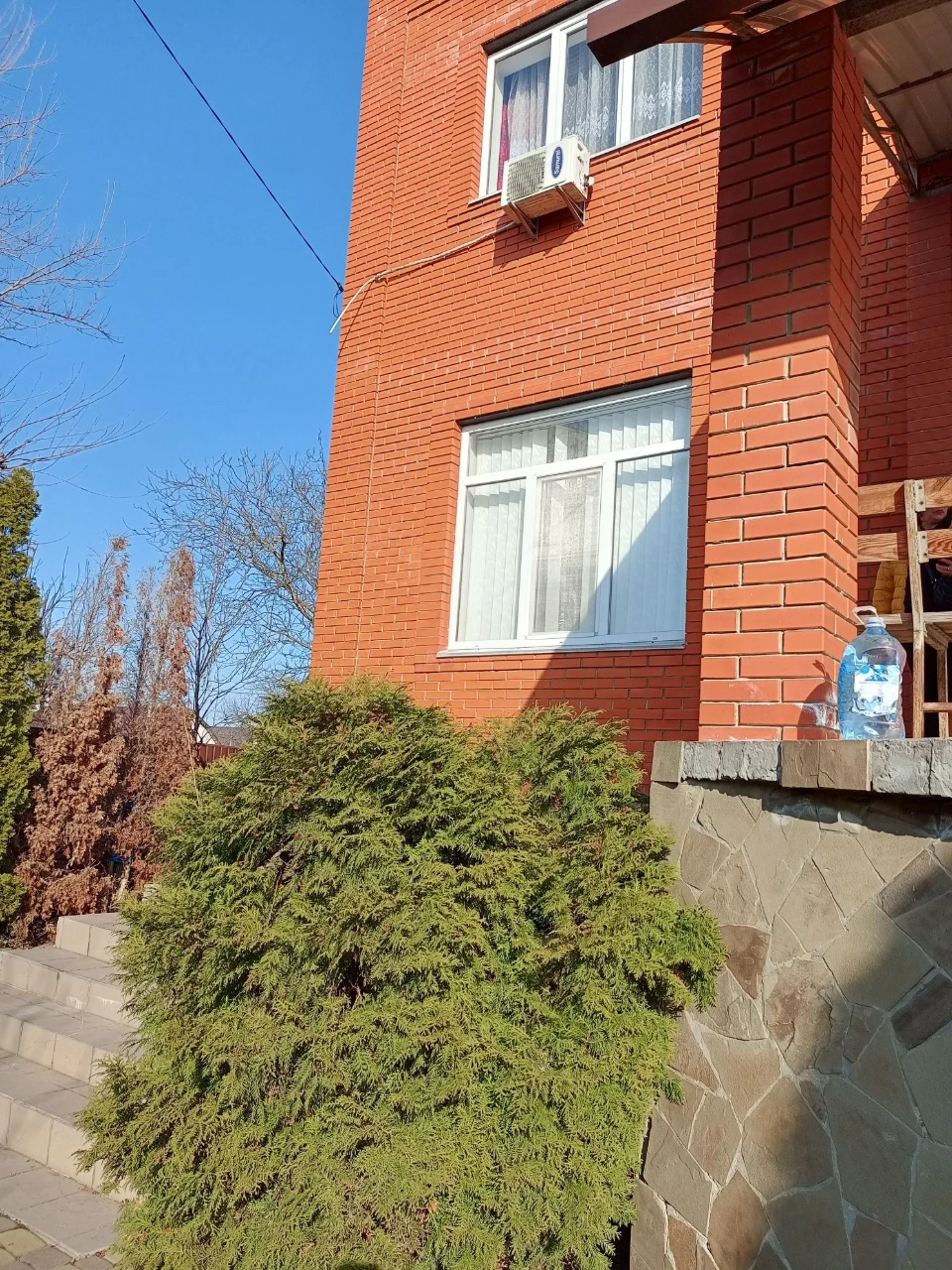 Продається великий будинок для великої сім'ї