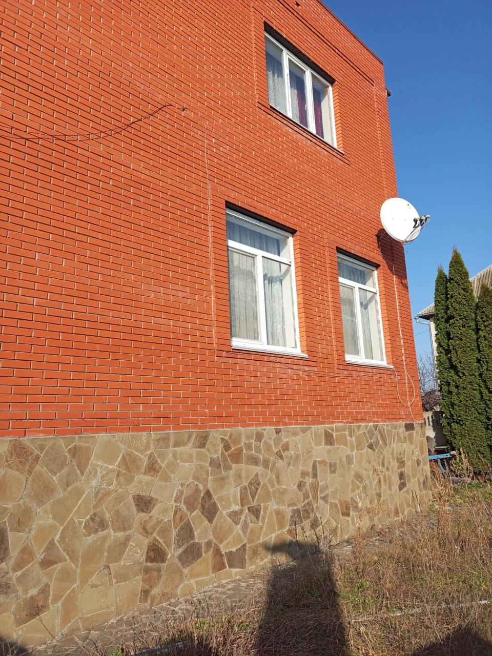 Продається великий будинок для великої сім'ї