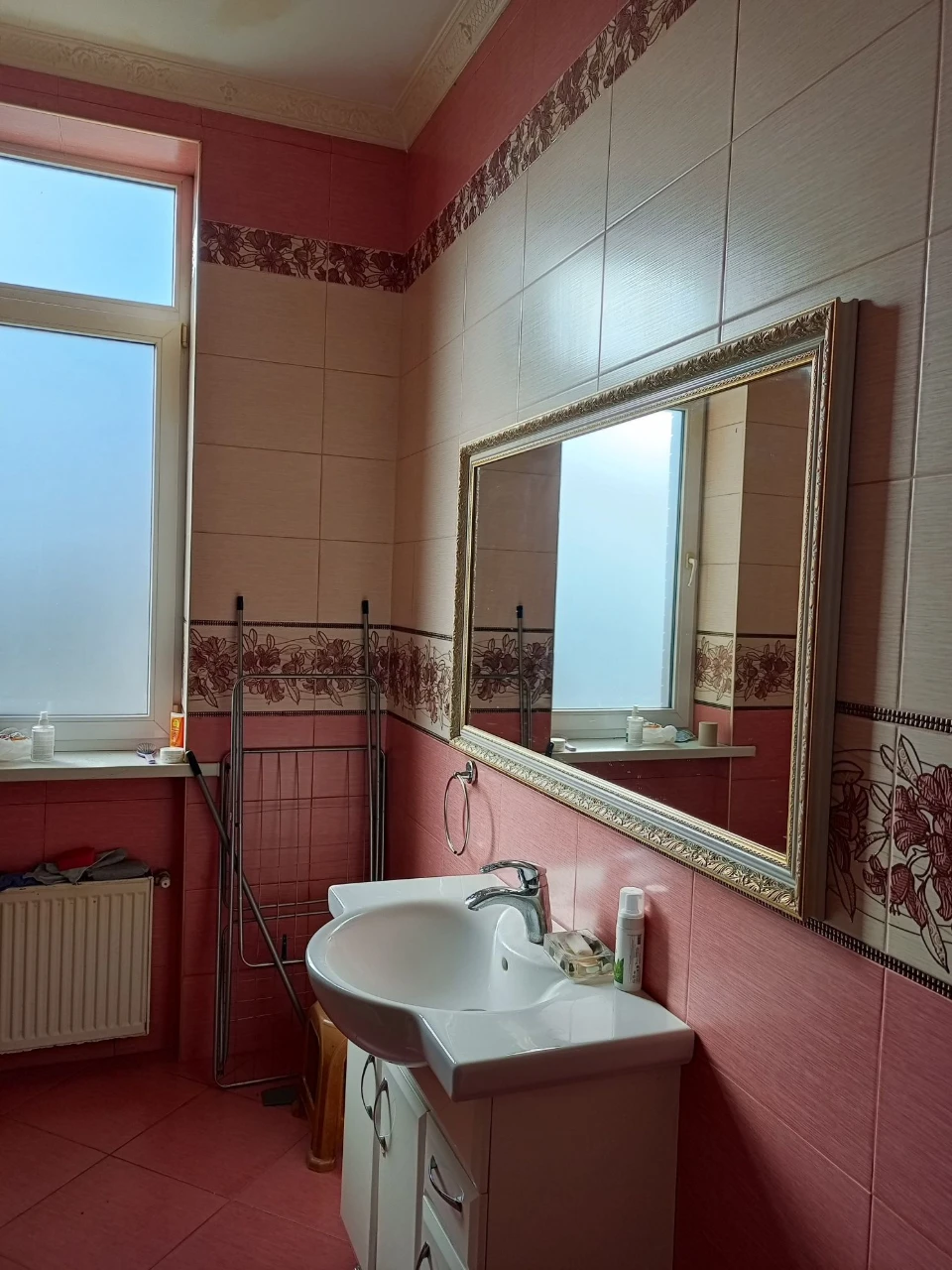 Продається великий будинок для великої сім'ї