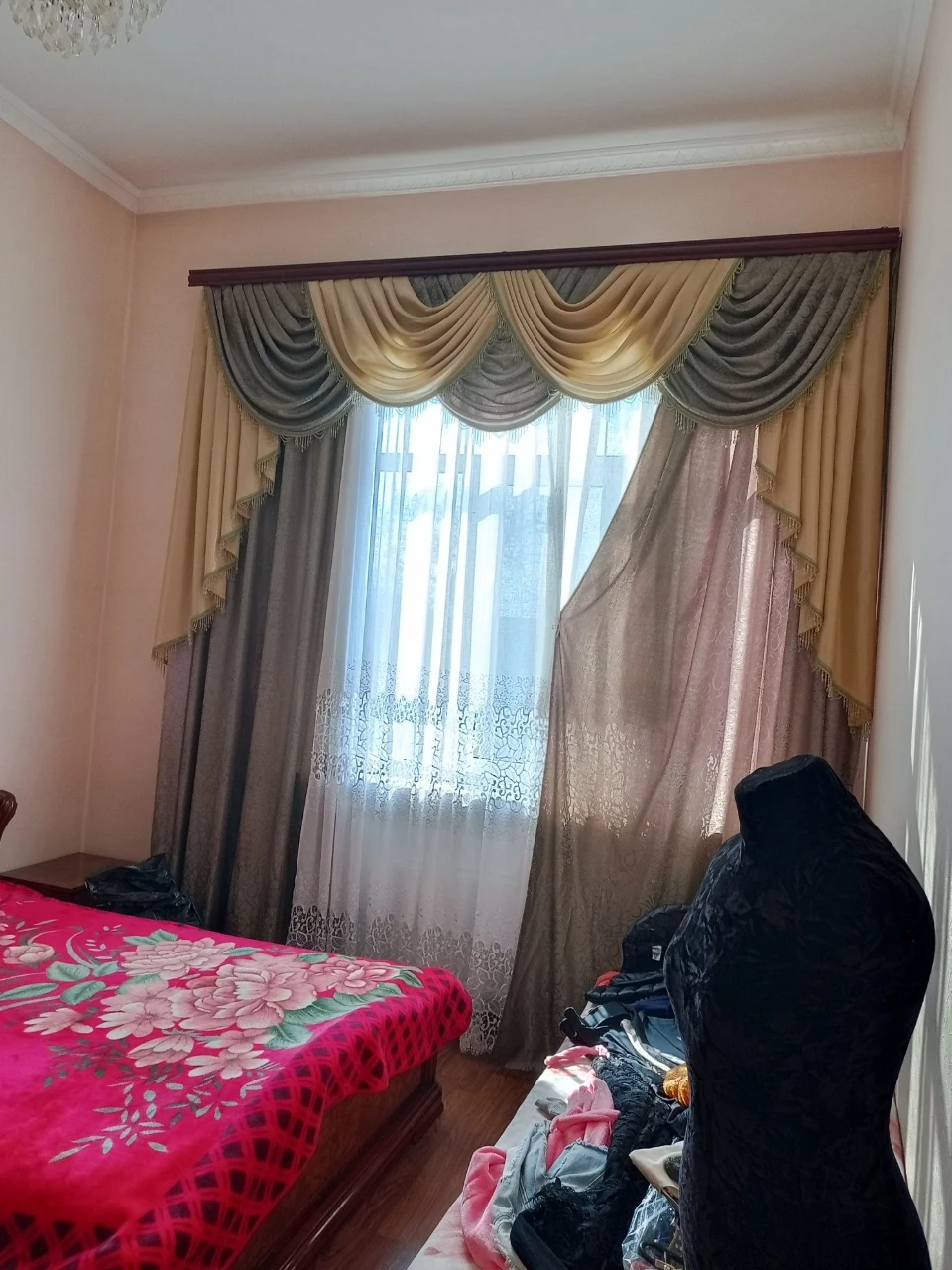 Продається великий будинок для великої сім'ї