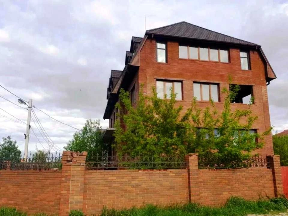 House. Brovary, Bikvynianska St.