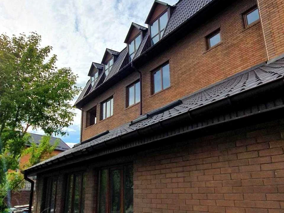 House. Brovary, Bikvynianska St.