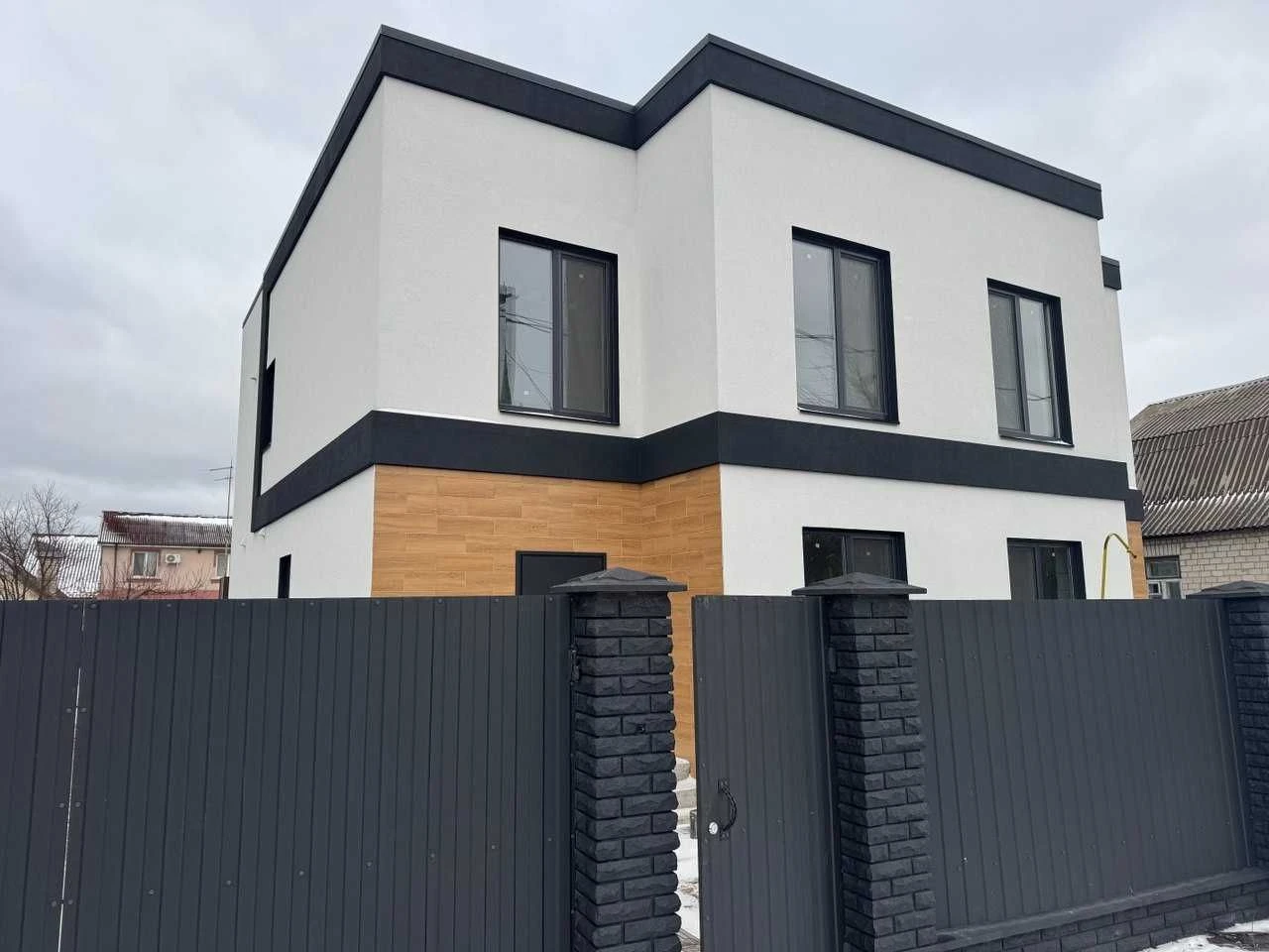 Продам сучасний дуплекс 120 м², 3 сотки, Бровари Торгмаш, бе