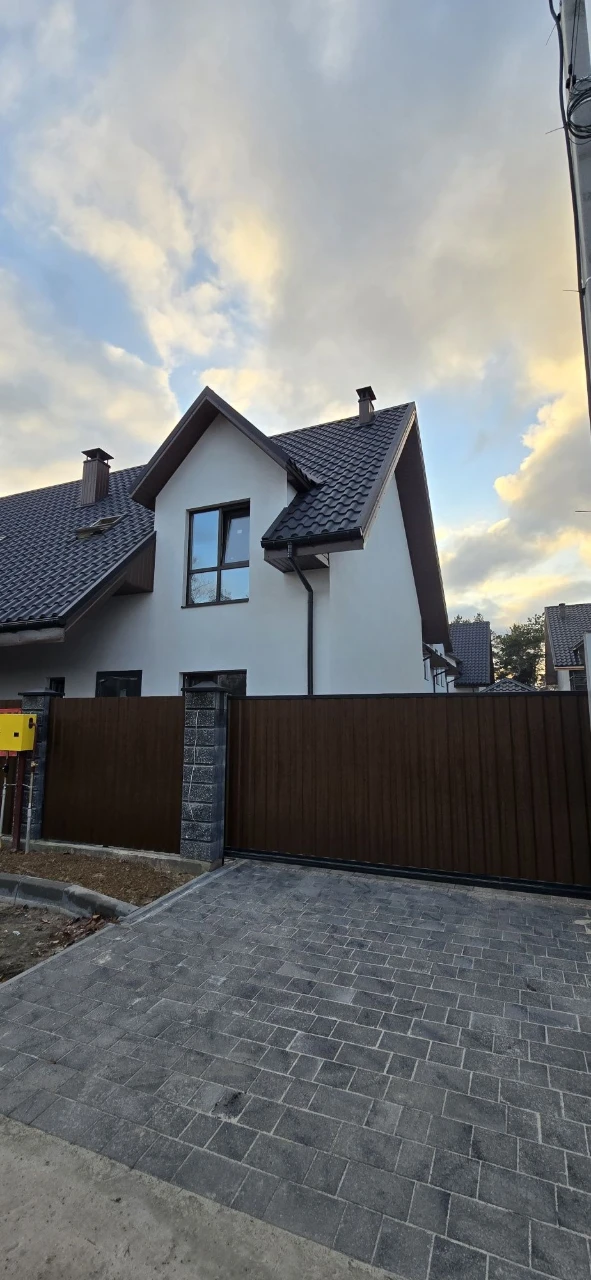 Продам дуплекс (дом) будинок в Броварах