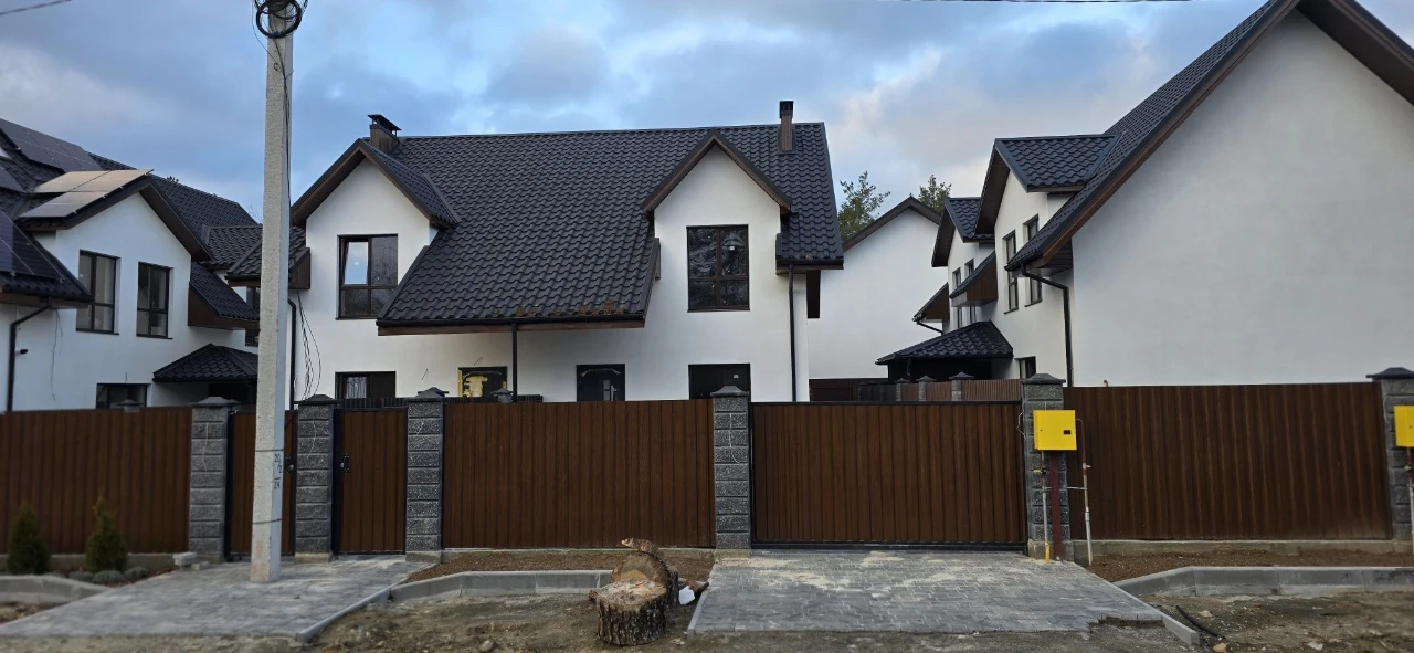 Продам дуплекс (дом) будинок в Броварах