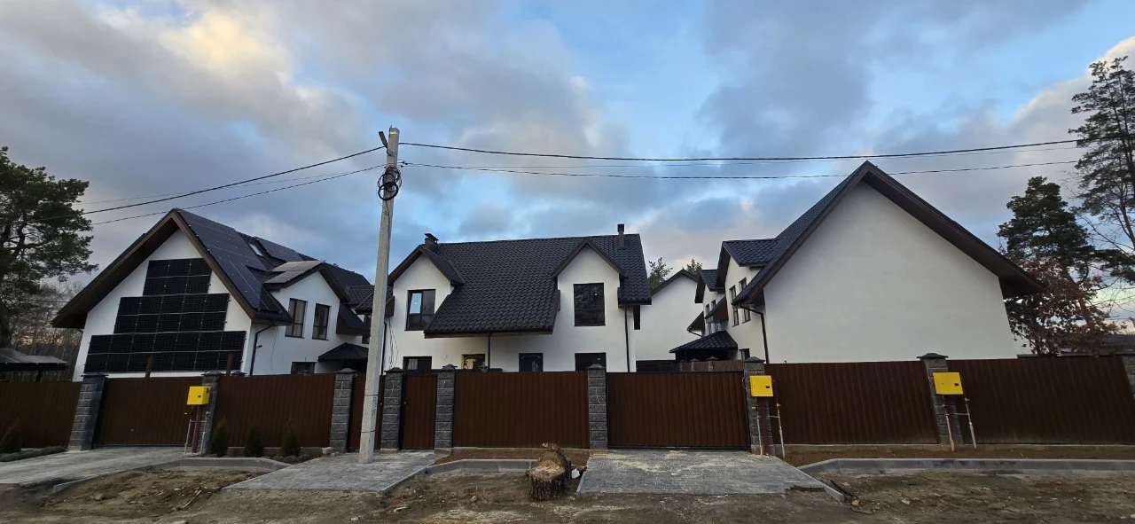 Продам дуплекс (дом) будинок в Броварах