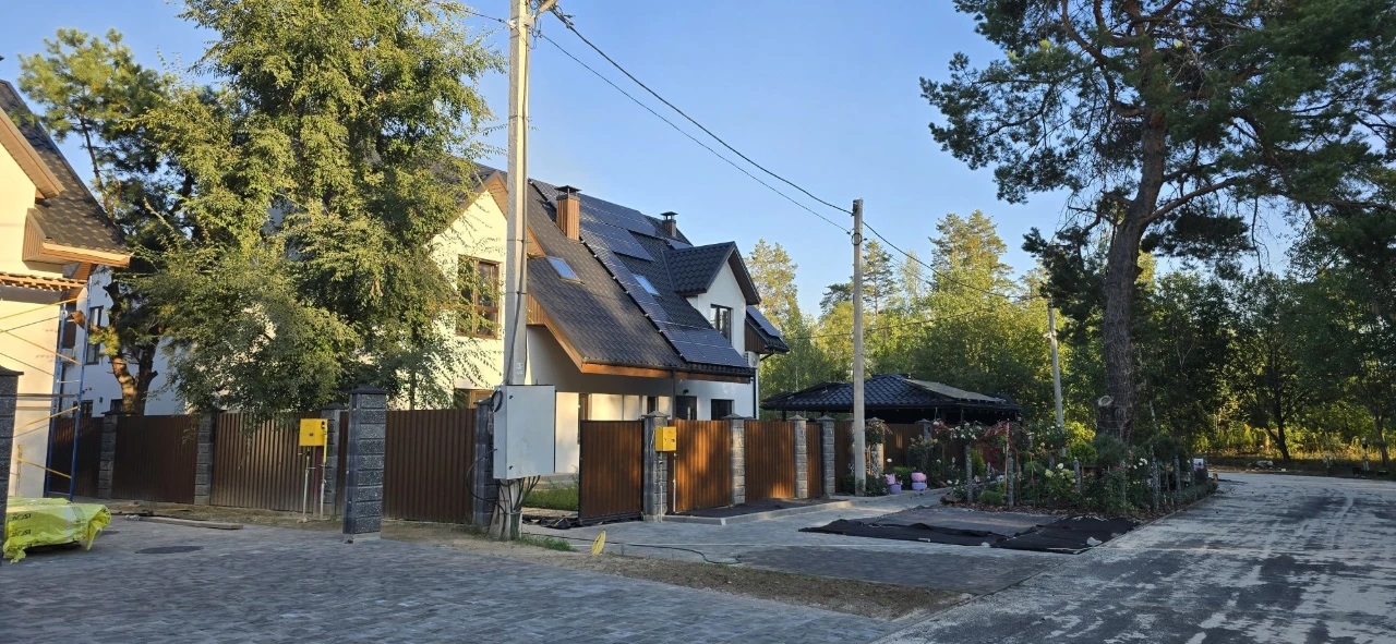 Продам будинок (таунхаус, дуплекс) Бровари Київська область.
