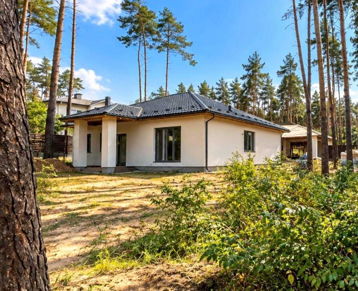 Продаж одноповерхового будинку в оточені вікових сосен: 120к