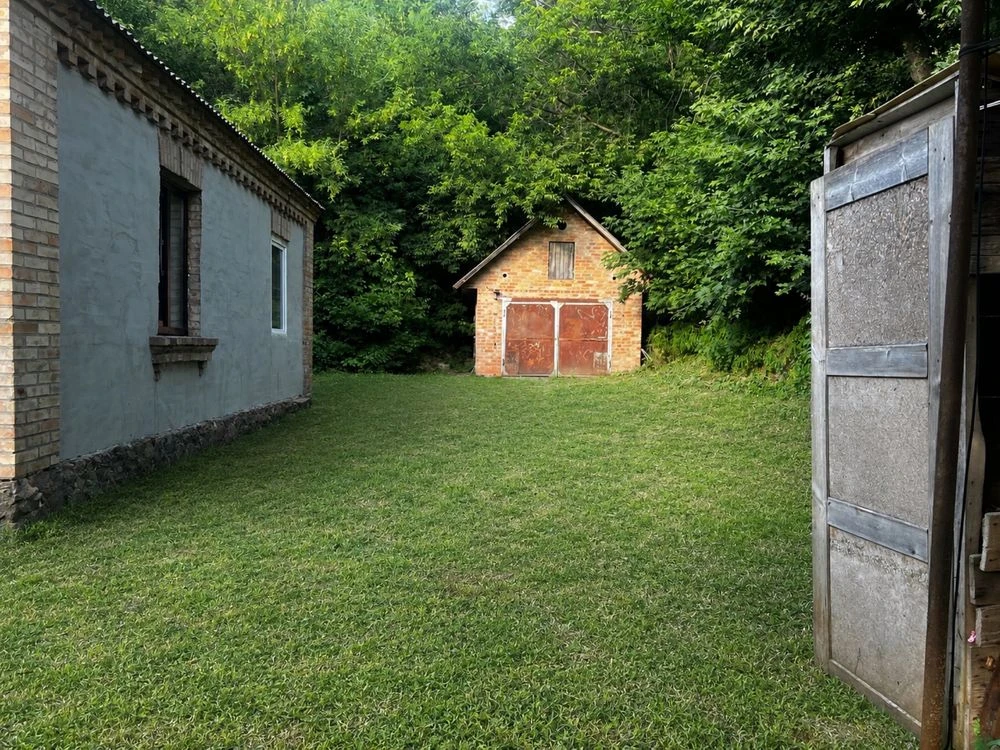 Продам затишний будинок не далеко від центру