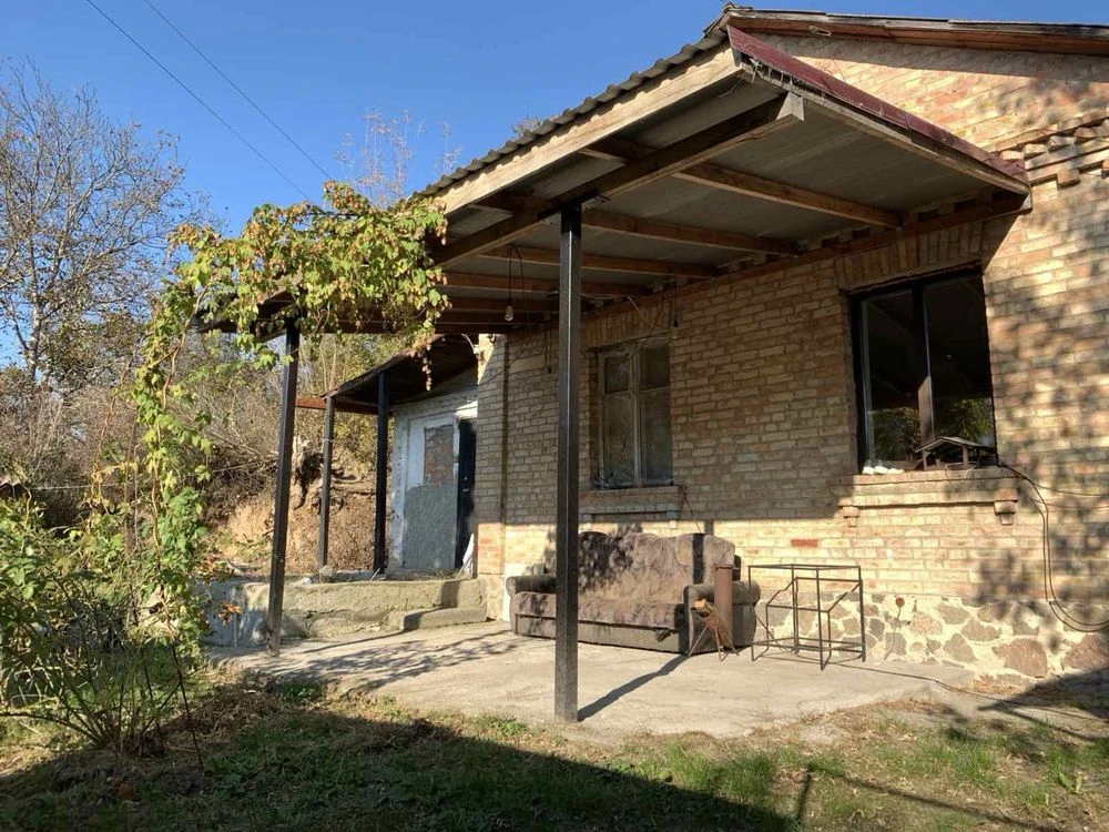 Продам затишний будинок не далеко від центру