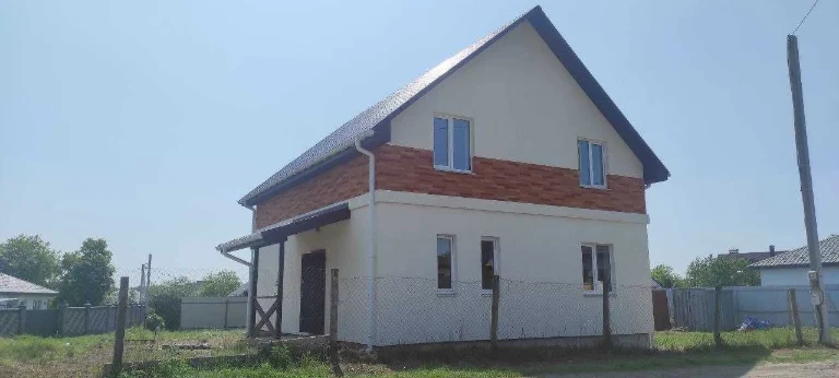 Новий 2-поверховий будинок 124 м² з власною ділянкою 6 соток