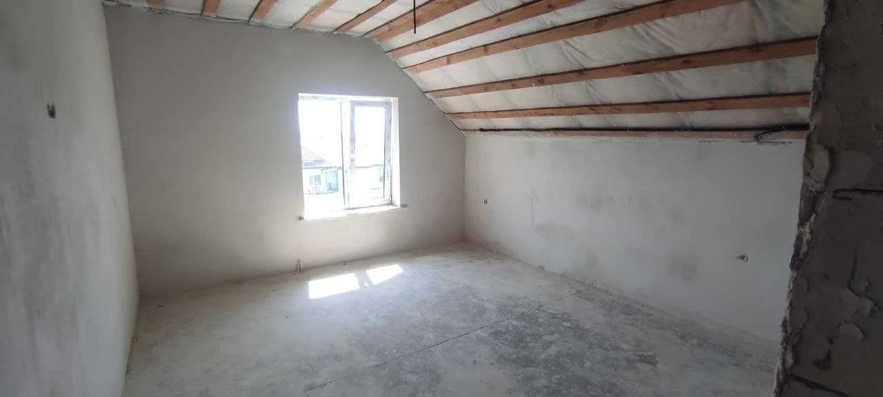 Новий 2-поверховий будинок 124 м² з власною ділянкою 6 соток
