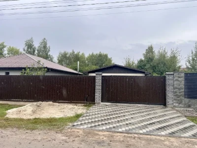 Продаж капітально  готового будинку з гаражем! 25 км від Киє