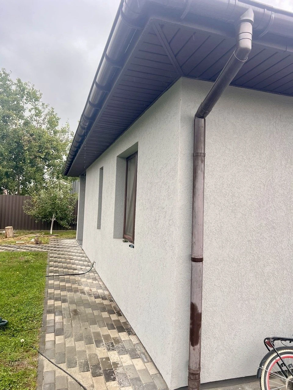 Продаж капітально  готового будинку з гаражем! 25 км від Киє