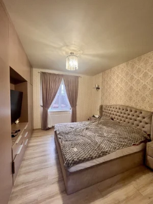 Продаж капітально  готового будинку з гаражем! 25 км від Киє
