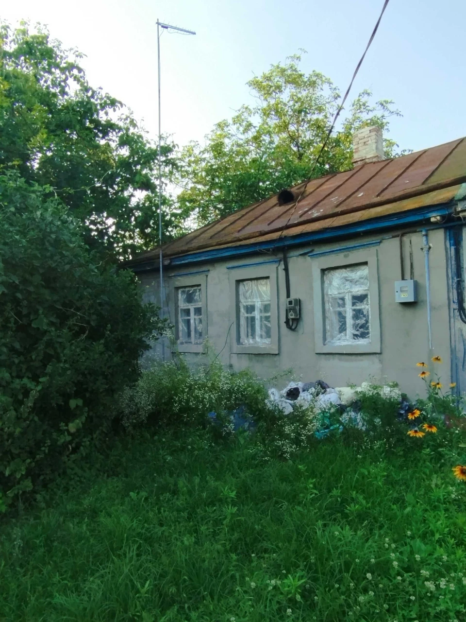 Продам пів будинку