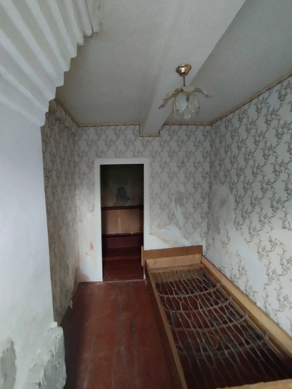 Продам пів будинку
