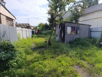 Продам 2/3 будинку біля БК