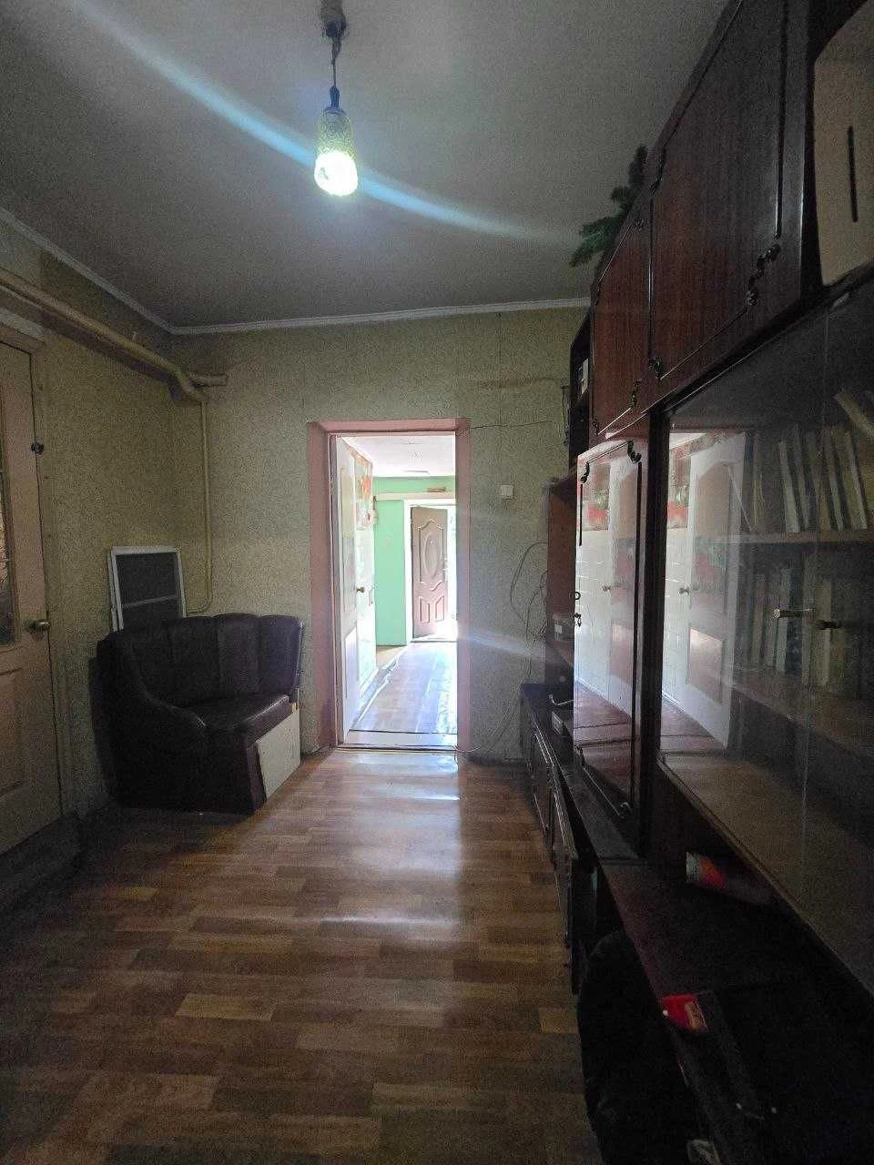 Продається будинок, розташований біля заправки ОККО.