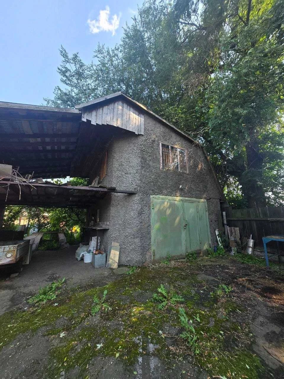 Продається будинок, розташований біля заправки ОККО.