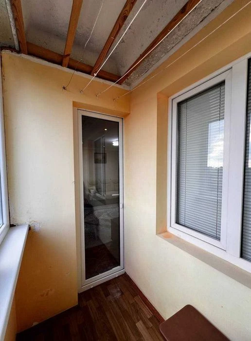 Продам 2-кімнатну квартиру в центрі міста — 54 м², меблі та