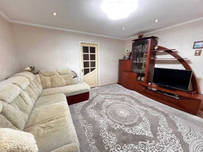 Продам 2-кімнатну квартиру в центрі міста — 54 м², меблі та