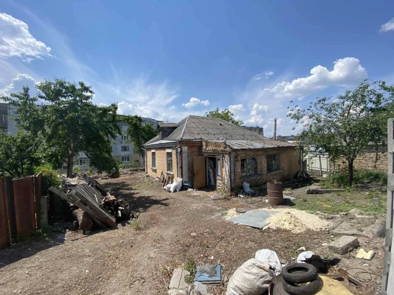 Продам будинок + 7.5 сот.землі в самому центрі !!