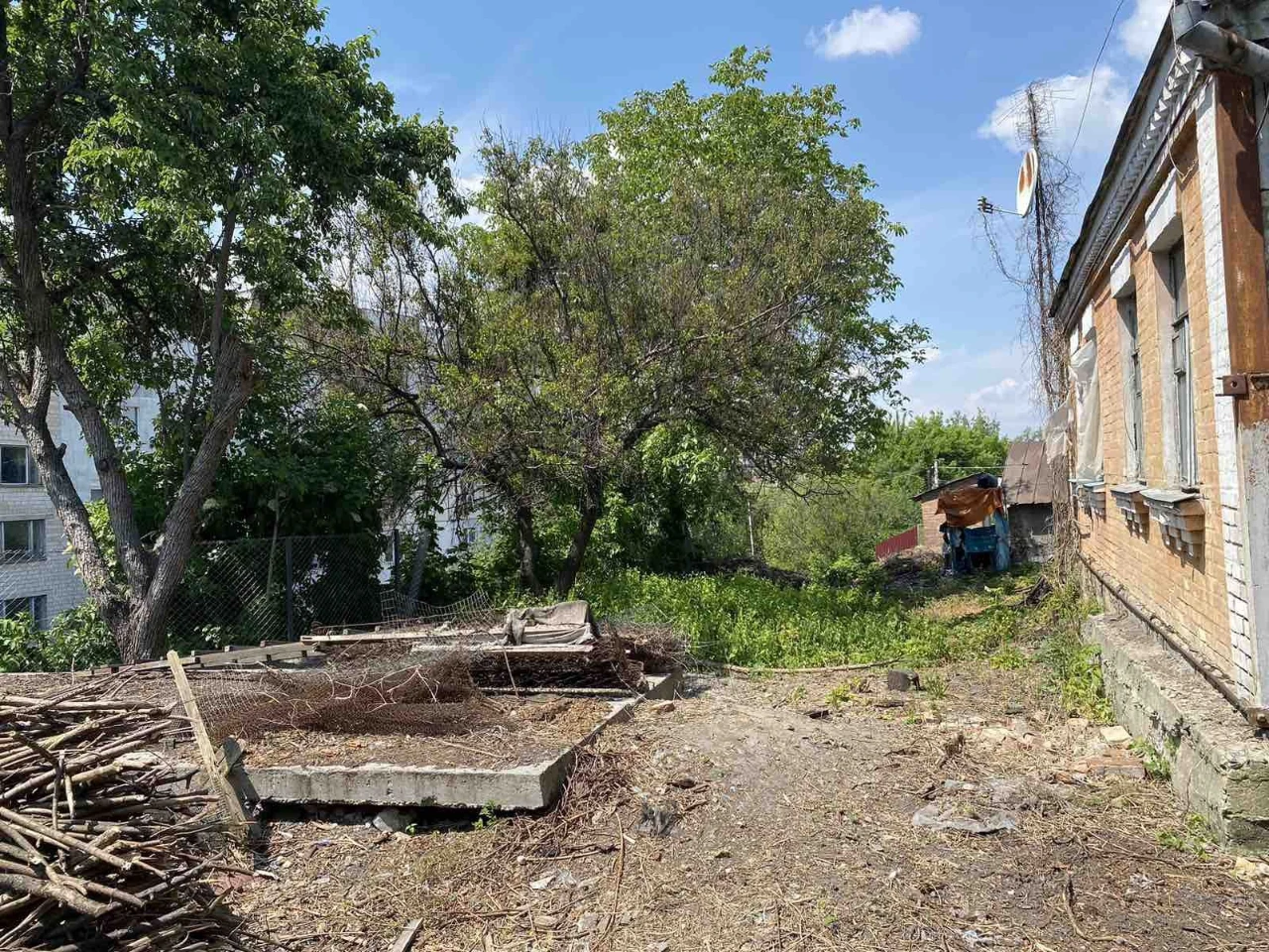 Продам будинок + 7.5 сот.землі в самому центрі !!