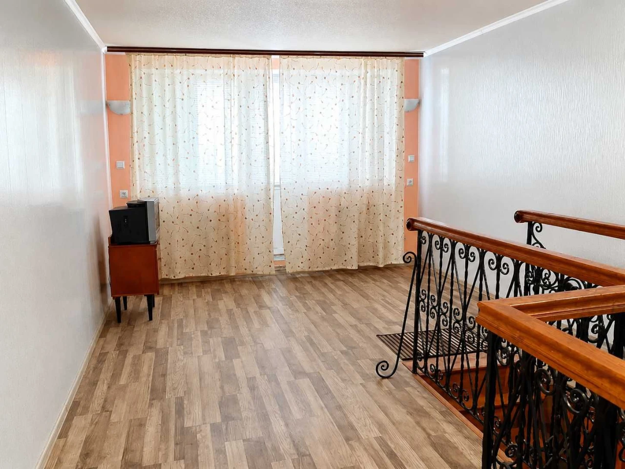 Продаж 2-х будинків на одній ділянці,  126кв.м + 46кв.м, м.В