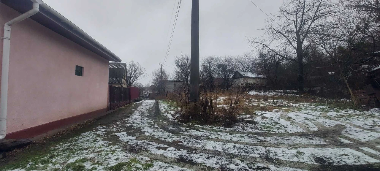 Продається садовий будинок в районі кінцевої зупинки у м.Вас