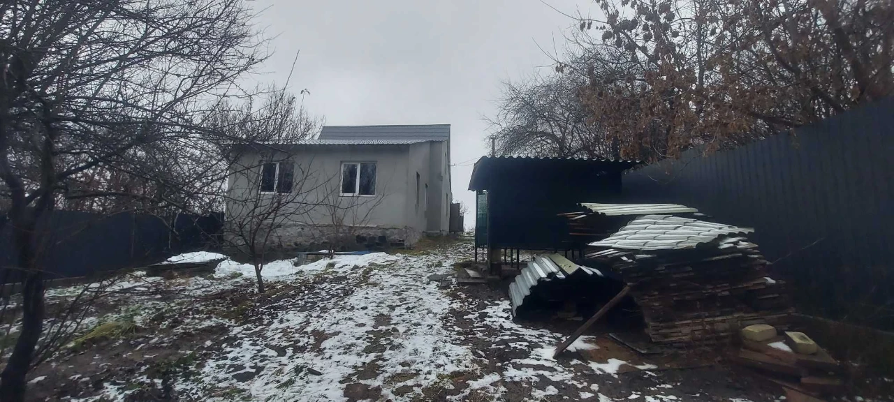 Продається садовий будинок в районі кінцевої зупинки у м.Вас