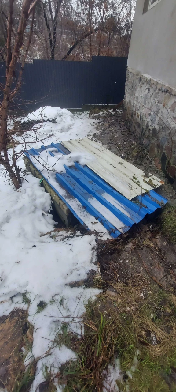 Продається садовий будинок в районі кінцевої зупинки у м.Вас