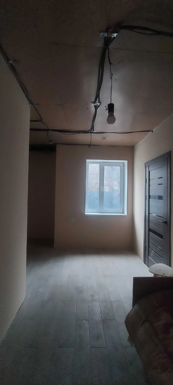 Продається садовий будинок в районі кінцевої зупинки у м.Вас