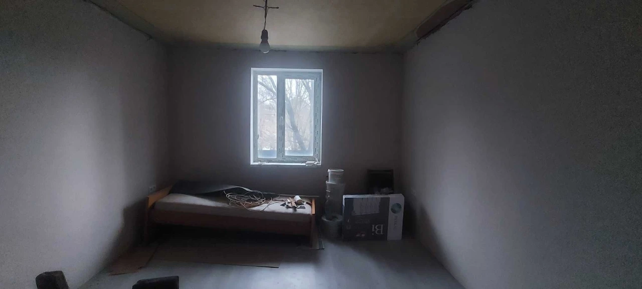 Продається садовий будинок в районі кінцевої зупинки у м.Вас