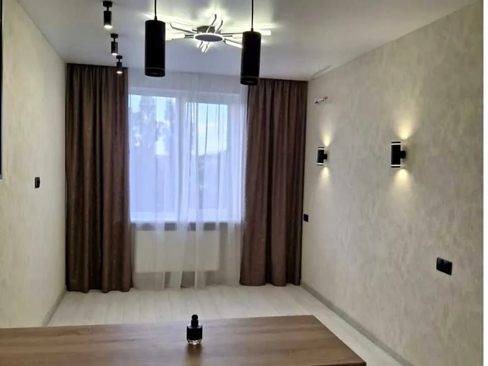 Apartment. Kharkiv, Lev Landau Ave. (50th Anniversary of the USSR), 2-B/