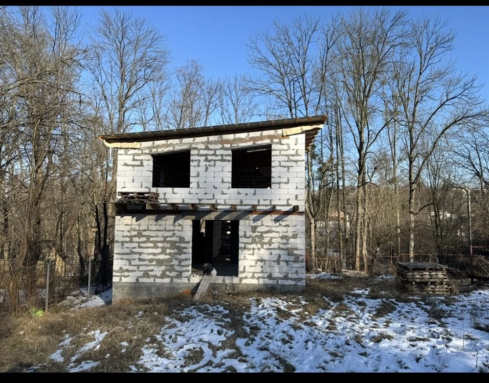 Продам земельну ділянку з будинком в м. Васильків