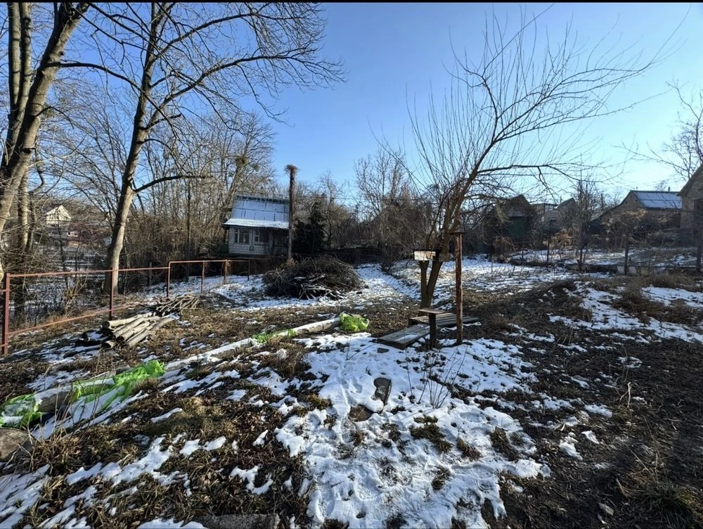 Продам земельну ділянку з будинком в м. Васильків