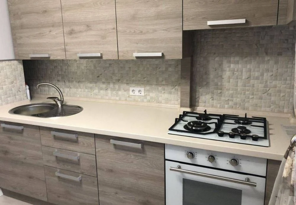Продам 2 кім в центрі
