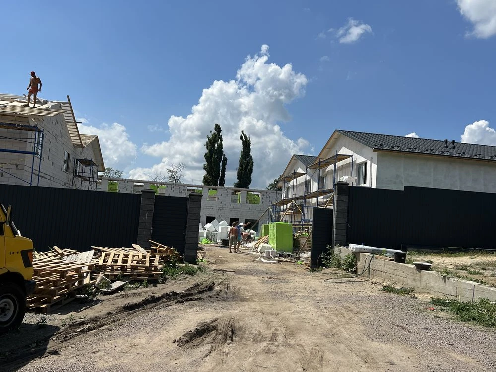 Продаж Таун Хаусів з газом та генераторами в закритому КМ м.
