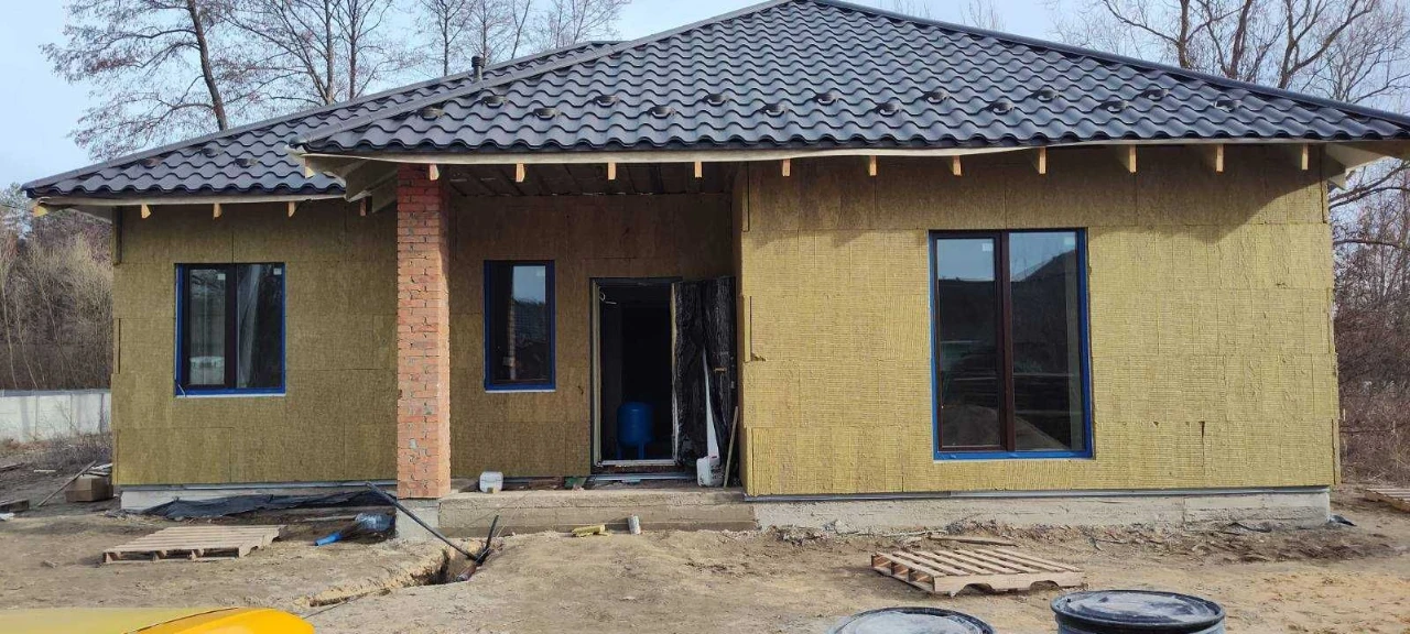 Продам цегляний дім біля лісу і озера 120кв.м+0,10га. Газ,17