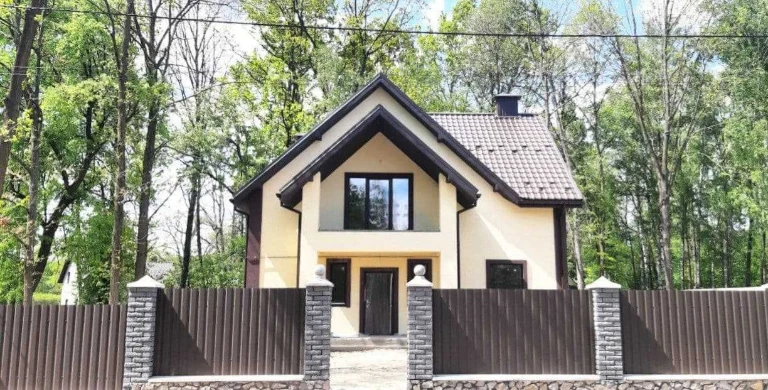 Цегляний дім у лісовій зоні. 170кв.м,10сот,17кВт,ГАЗ. Розгля