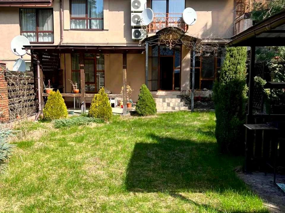 Будинок. Вишгород, Квіткова вул.