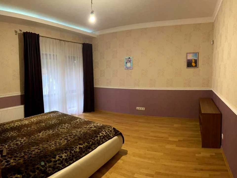 Будинок. Вишгород, Квіткова вул.