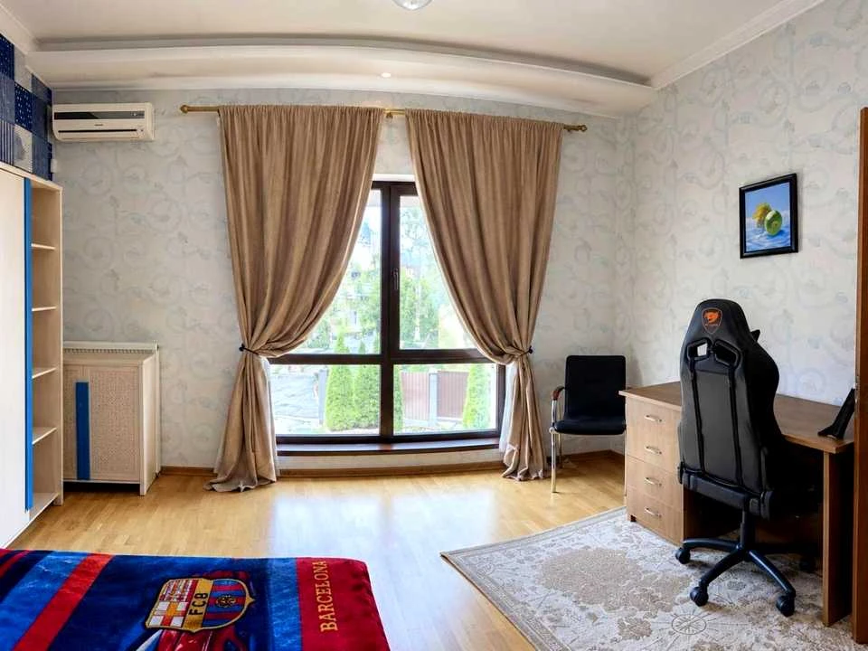 Будинок. Вишгород, Квіткова вул.